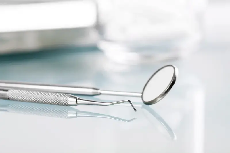 Czy z opryszczką można iść do dentysty?