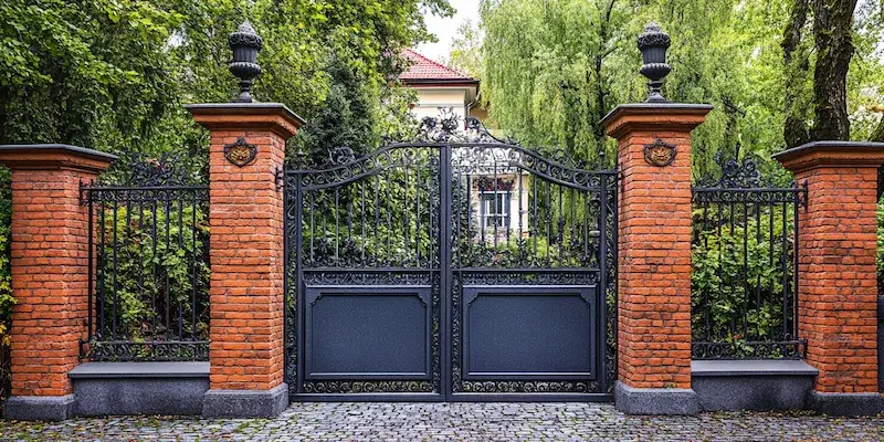 Jak czyścić metalowe ogrodzenie?